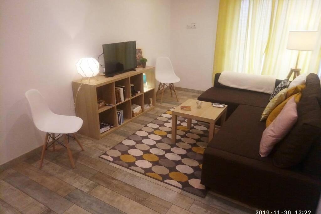 Piso A Parada De Atocha, Amplio Y Luminoso Apartamento