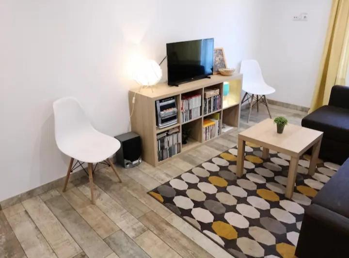 Apartamento Piso A Parada De Atocha, Amplio Y Luminoso